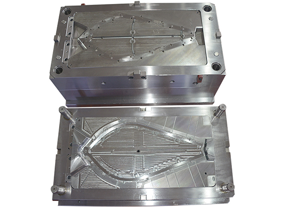 模具設(shè)計(jì)與制造 模具設(shè)計(jì)與制造