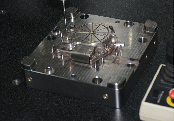 深圳耳機模具廠家 深圳耳機模具廠家