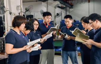 銘洋宇通精密注塑模具廠針對(duì)讀書一事的感受分享！